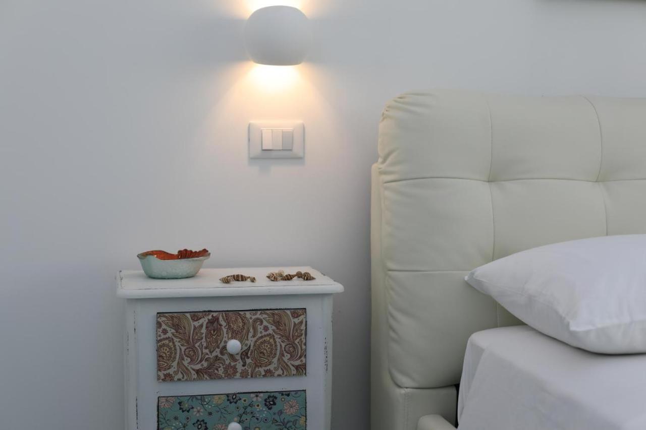 White Aurora Rooms 포르토 세자레오 외부 사진