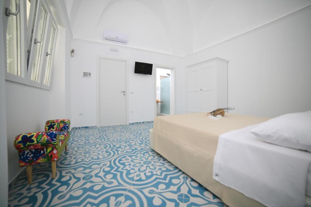 White Aurora Rooms 포르토 세자레오 외부 사진