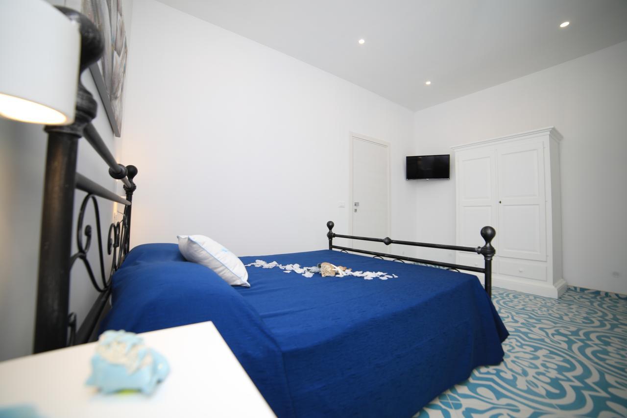 White Aurora Rooms 포르토 세자레오 외부 사진