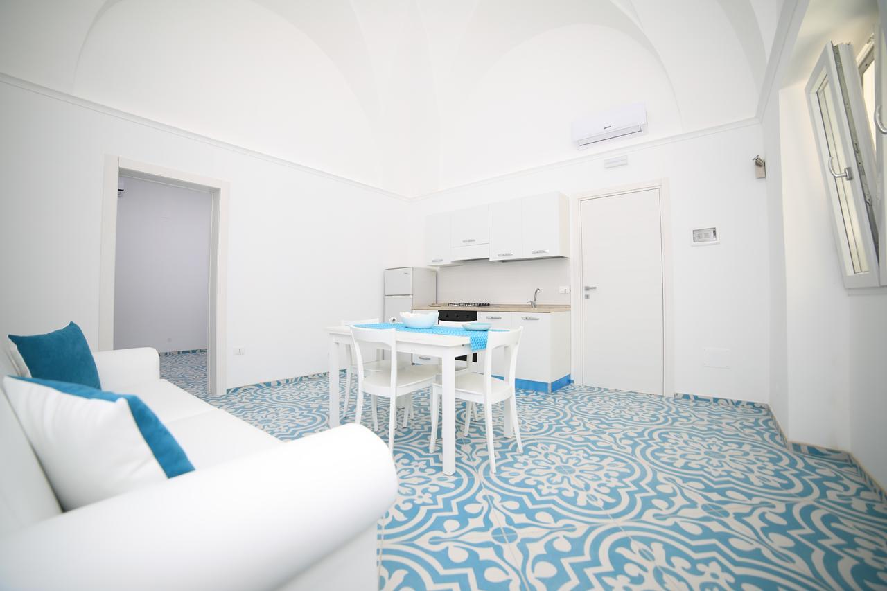 White Aurora Rooms 포르토 세자레오 외부 사진