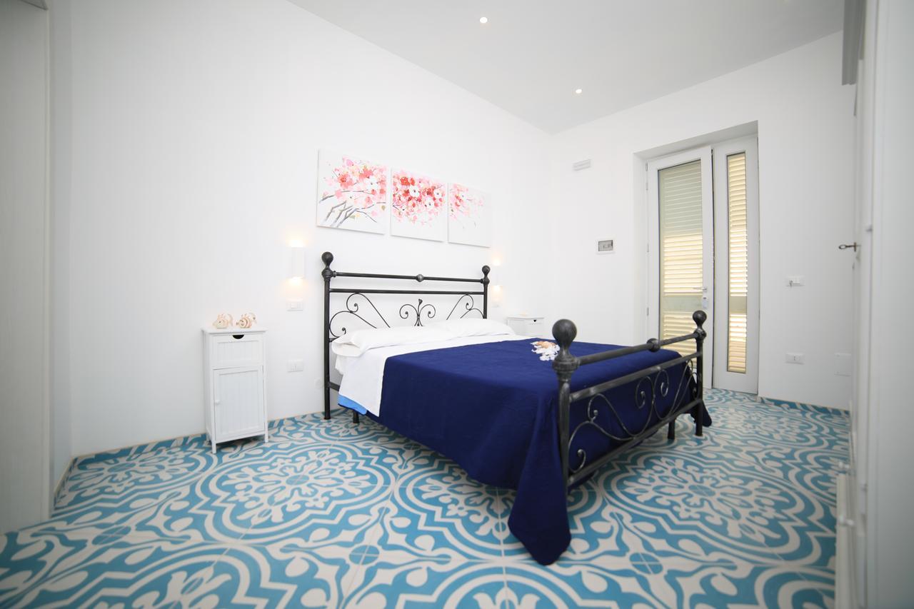White Aurora Rooms 포르토 세자레오 외부 사진